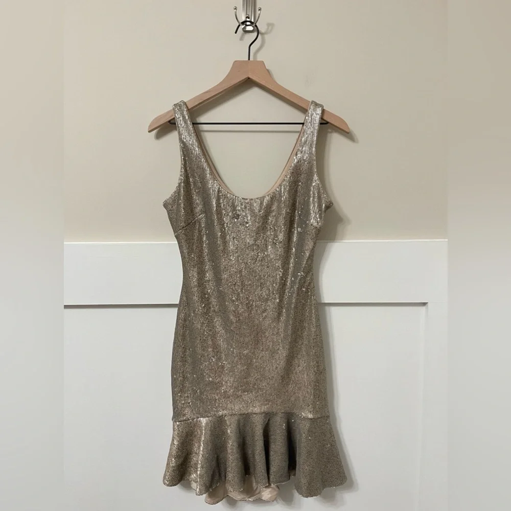 Bebe Champagne Sequin Holiday Party Birthday Ruffle Fitted Dress Size Medium - Picture 3 of 7